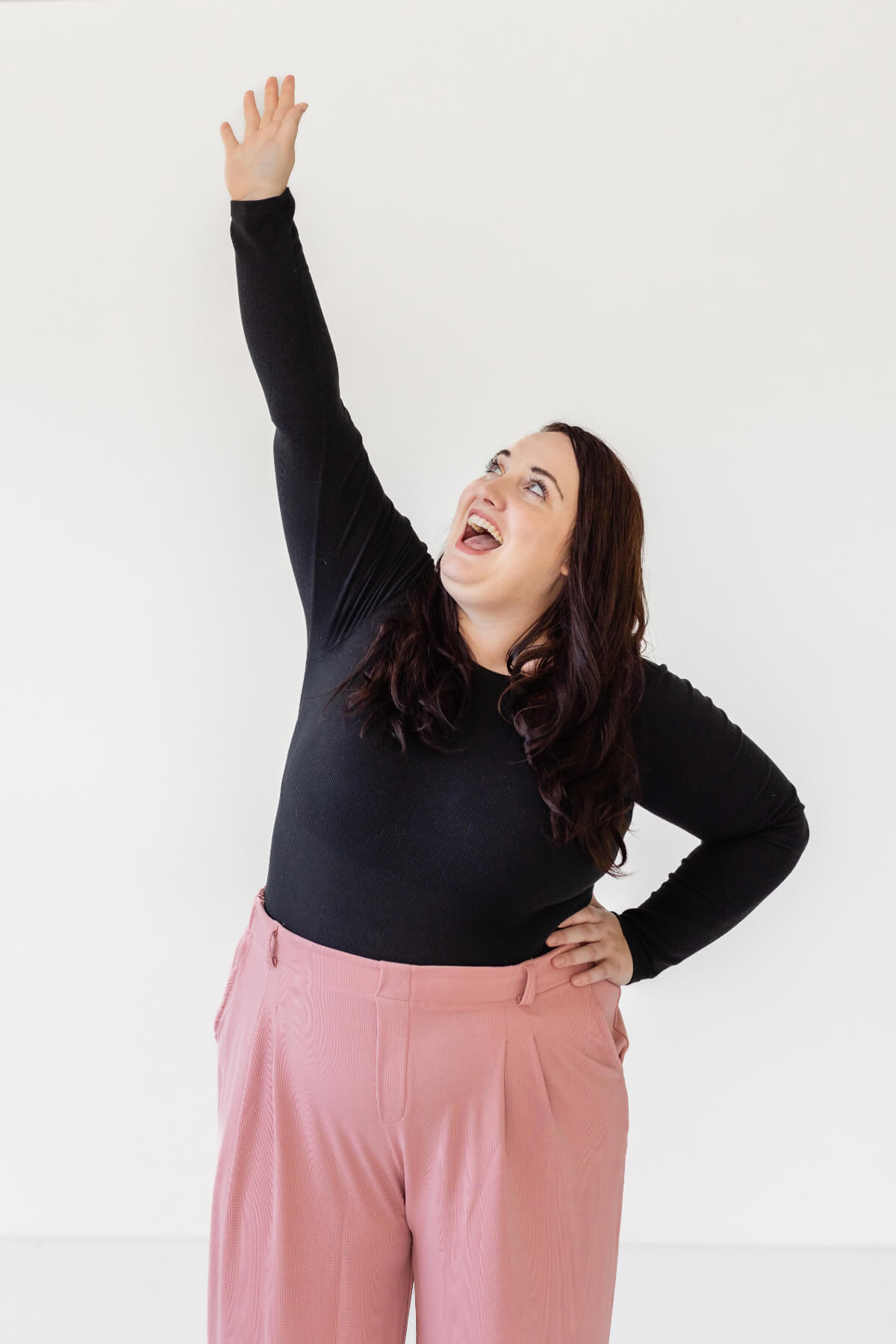 Kara from The Kara Report sharing behind the scenes of her social media-free launch