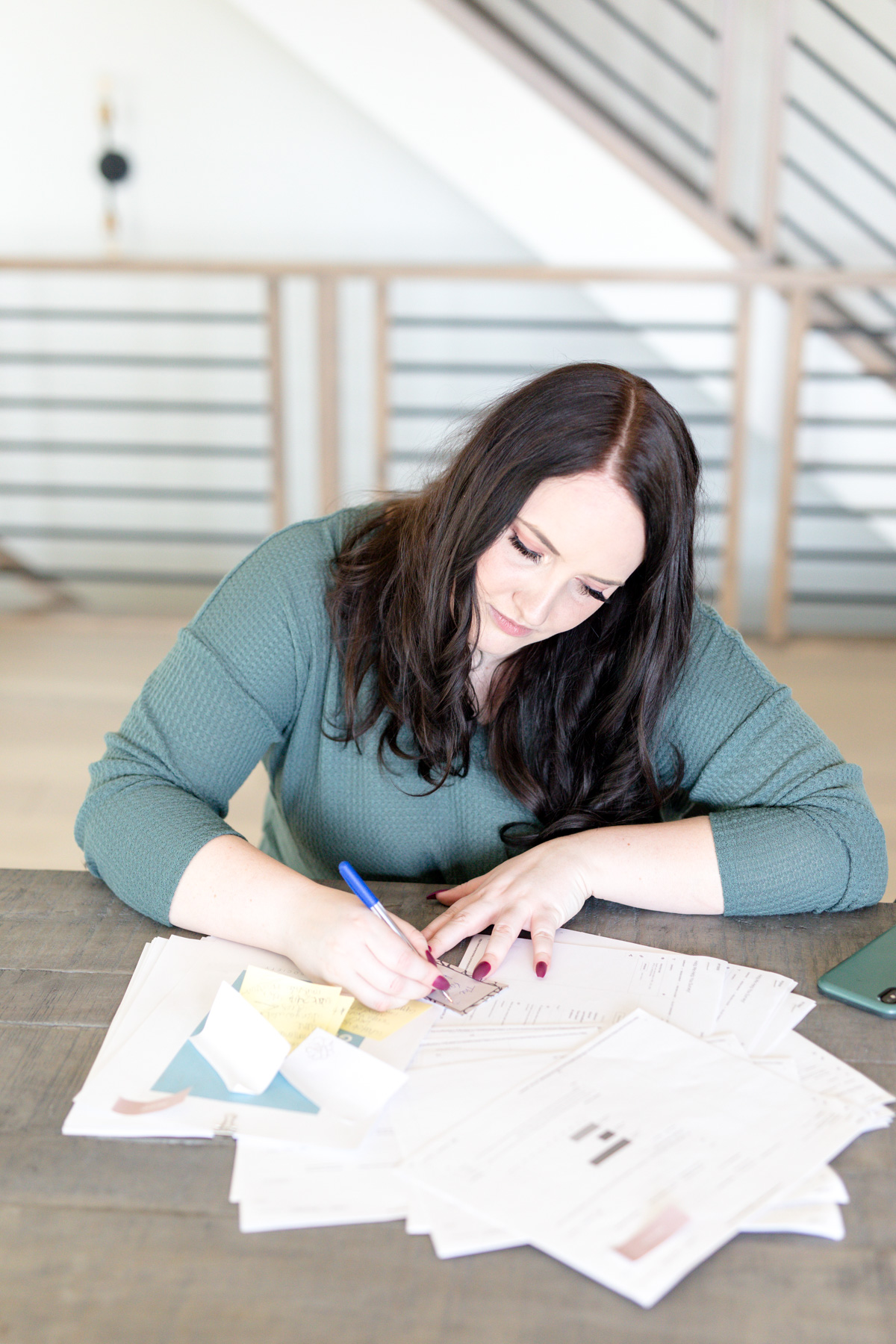 professional content writer writing down the best way to format a blog post in 2026